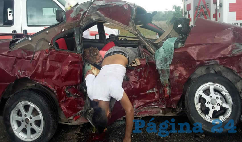 El responsable del terrible percance murió al igual que su acompañante, en el automóvil Ford Mustang