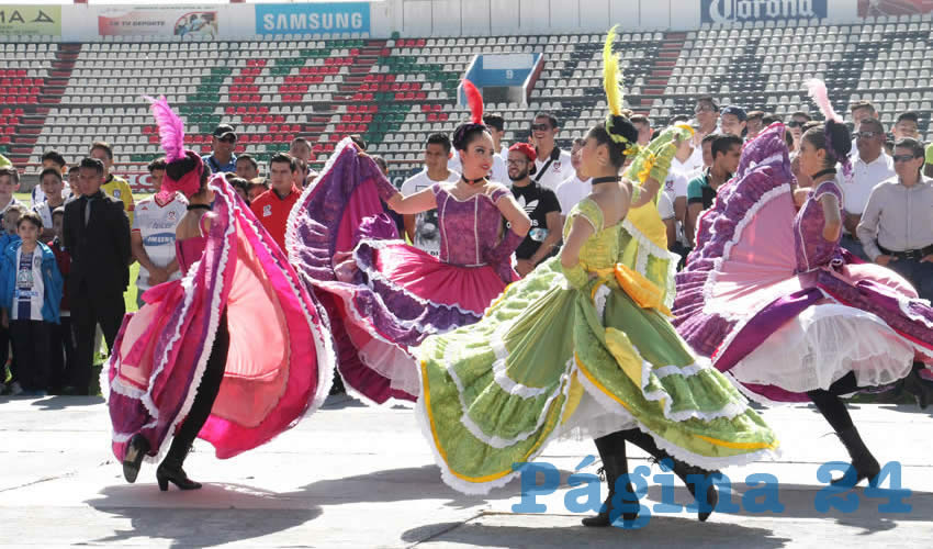 Este evento se llevó a cabo en las instalaciones del estadio Francisco Villa, y contó con la participación de más de 300 asistentes quienes viajaron de diversos estados del país, así como de diversos municipios del estado para poder disfrutar del futbol, ya sea porque sus hijos participaron o por el hecho de ser amantes del deporte (Foto: Rocío Castro Alvarado)