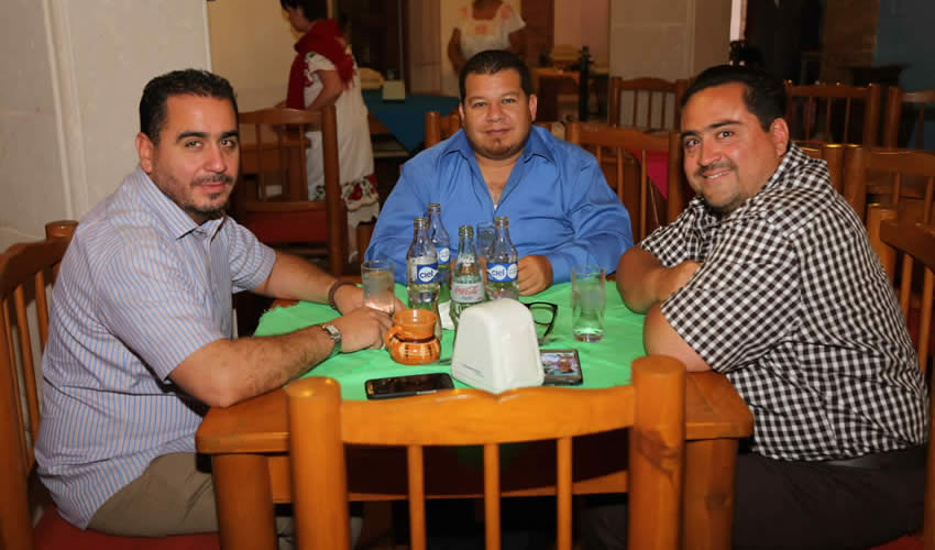 En La Mestiza almorzaron Sad&iacute; Kuri, Alejandro Monreal, regidor electo por el PAN; y Fuad Kuri, especialista en seguridad p&uacute;blica