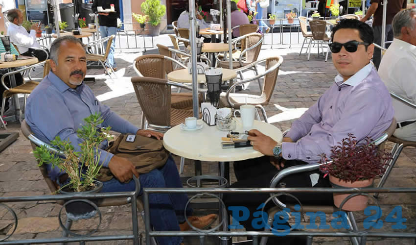 En Caf&eacute; Catedral departieron los perredistas Alejandro S&aacute;nchez Laguna y No&eacute; Garc&iacute;a G&oacute;mez, expresidente del PRD