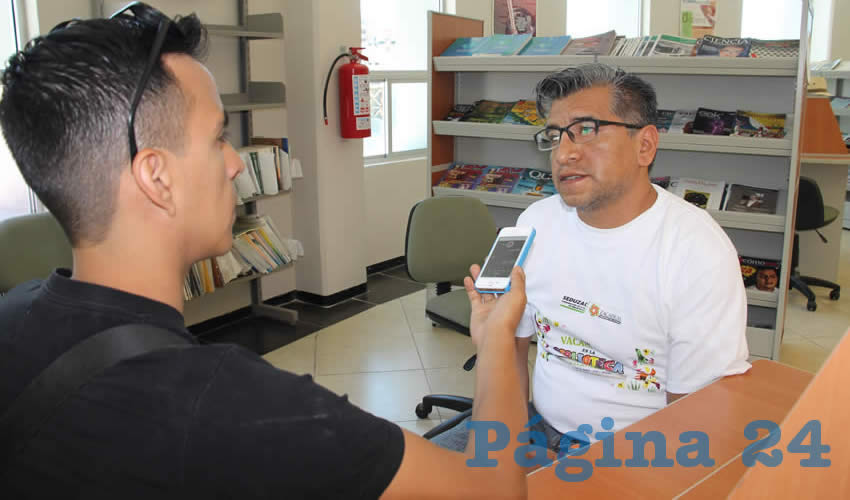 Eduardo Campech Miranda: Estos cursos se enfocan en acercar la palabra escrita a la población abierta (Foto: Rocío Castro Alvarado)