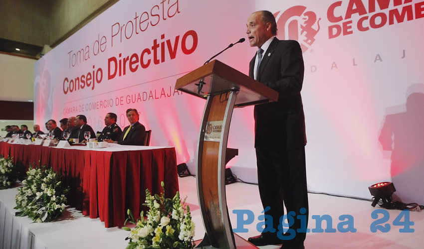 En su intervención, Fernando Topete, presidente de la Canaco Guadalajara, destacó la participación de 100 agremiados en los comités de adquisiciones para fomentar la transparencia, que se pugne por la máxima publicidad y eficacia, tanto a nivel municipal como estatal y federal/Foto: Archivo Página 24