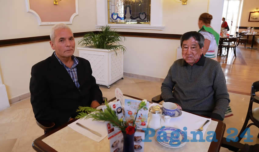 En Sanborns Francia departieron Francisco Mart&iacute;nez Mart&iacute;nez y Noel Carmona S&aacute;nchez