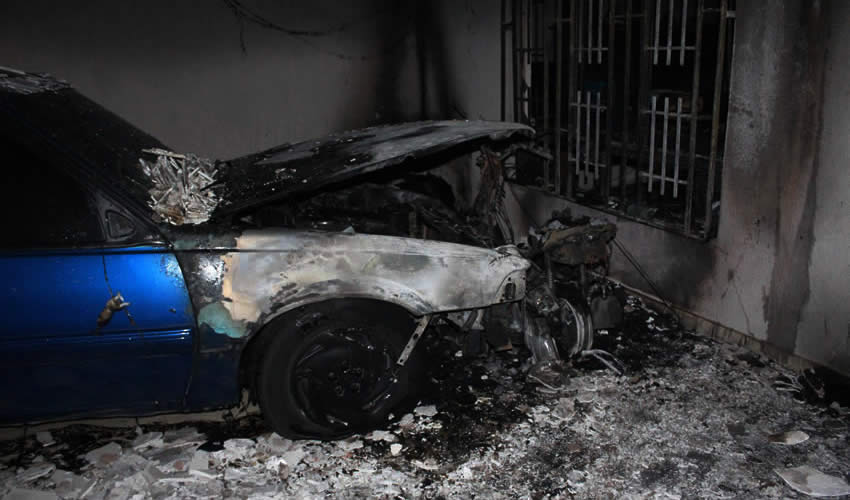Los bomberos no lograron determinar si el fuego se originó por un cortocircuito o fue provocado