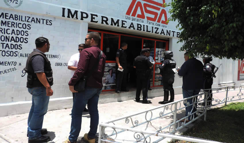 El sitio del robo: Impermeabilizantes Pasa, situado en la esquina de avenida Siglo XXI y calle Leonardo Murialdo