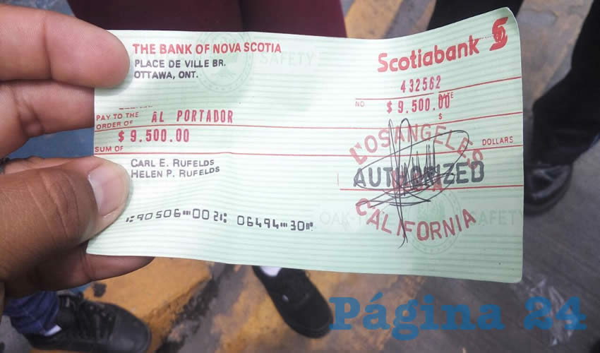 El cheque falso que le fue entregado a la víctima, Laura Jovana