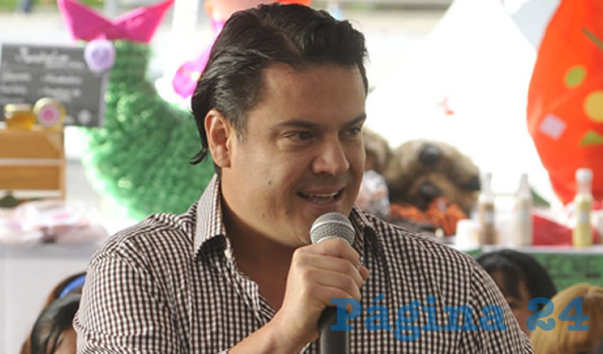 “Hay mujeres de logros, porque mujeres luchonas son todas hay que luchar en la vida para salir adelante, lo importante es que aquí hay mujeres logronas, mujeres con logros, mujeres que a través de su esfuerzo, su trabajo, su talento están sacando adelante a sus hijos”, manifestó el gobernador Aristóteles Sandoval/Foto: Cortesía