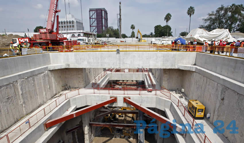 Desde que iniciaron las obras, que se han tenido que modificar algunas estaciones debido a que no se contaba con la propiedad de los terrenos donde estaban proyectadas, además de los atrasos de un proveedor de materiales, que ralentizó el avance/Foto: Archivo Página 24
