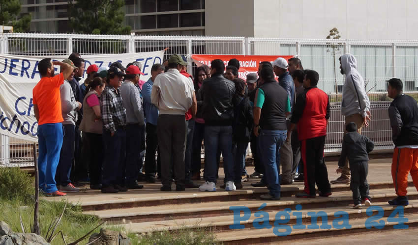 Felipe Ramírez Chávez: “Afecta a la ciudadanía que tiene un pendiente, y aunque sea periodo vacacional las secretarías tienen servicio; hay gente que hace trámites y pudieran interrumpirse” (Foto: Merari Martínez Castro)