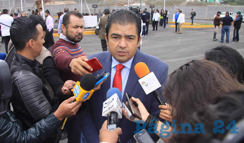 Roberto Luévano Ruiz: “Si ustedes visitan la colonia Las Fuentes, en este momento podrán constatar que está trabajando la empresa, pagando sus permisos correspondientes al municipio y estamos muy bien coordinados” (Foto: Rocío Castro Alvarado)