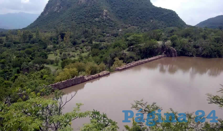 El embalse La Boquilla de Cerro Blanco ya escurre el sobrante de agua por su vertedero
