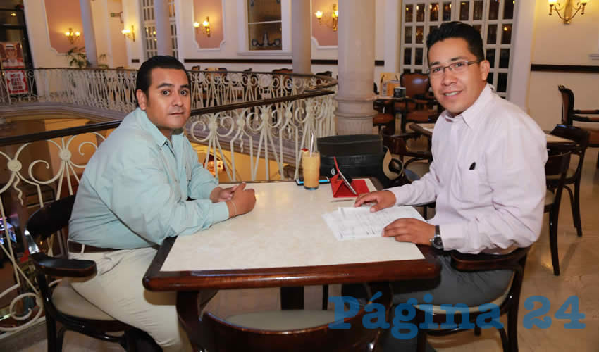 Eduardo Prieto Cervantes y Fuad Cabrera Herrer&iacute;a, abogado de la ciudad de Puebla, desayunaron en Sanborns Francia
