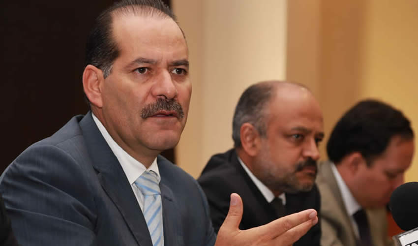 Mart&iacute;n Orozco Sandoval, en rueda de prensa (Foto: Eddylberto Lu&eacute;vano Santill&aacute;n)