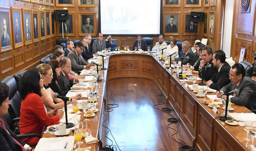 Revisan el gobernador del Estado y el gabinete estatal los avances del programa de fortalecimiento de la administraci&oacute;n p&uacute;blica