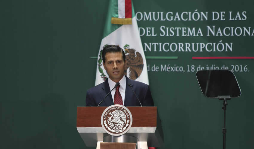 Luego de que el presidente, Enrique Peña Nieto, promulgara las leyes anticorrupción, distintos medios nacionales se desbarataron en alabanzas ante el mandatario/Fotos: Cuartoscuro y Cortesía