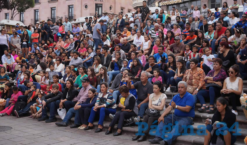 El público Zacatecano cautivo del espectáculo Hondureño