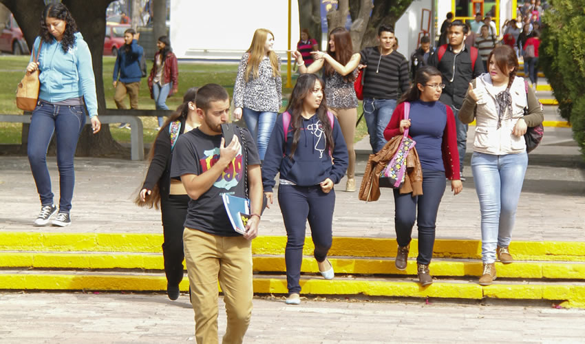 Este semestre inician su formación más de cinco mil alumnos de nuevo ingreso de bachillerato y nivel licenciatura