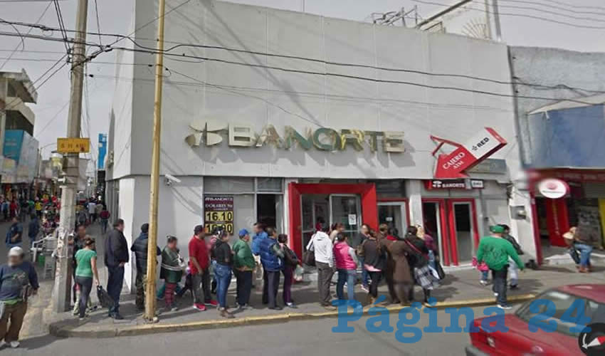 Las labiosas delincuentes engañaron a una mujer afuera del Banorte de avenida 5 de Mayo