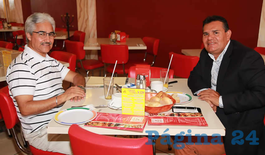 En el restaurante Mitla compartieron el pan y la sal Francisco Ponce Flores y Jos&eacute; Luis Mart&iacute;nez Rodr&iacute;guez, empresario y expresidente municipal de El Llano