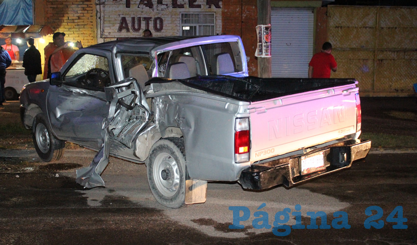 En estas deplorables condiciones quedó la camioneta del ebrio Víctor Vargas Romo