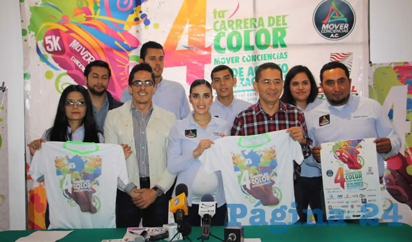 Esta cerrera está organizada por Mover Conciencias A.C, que tiene como finalidad no sólo la dinámica social, deportiva, de esparcimiento y de salud, sino al mismo tiempo apoyar a los estudiantes desde nivel primaria hasta universitario (Foto: Rocío Castro)