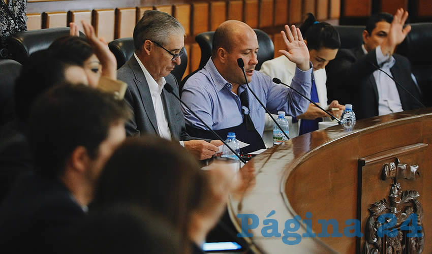 El alcalde Enrique Alfaro y sus regidores naranjas aprobaron el fideicomiso del proyecto Iconia, en la zona de Huentitán, donde se contempla crear un centro deportivo de alto rendimiento, así como generar “espacios donde se pueda densificar la ciudad”/Fotos: Francisco Tapia