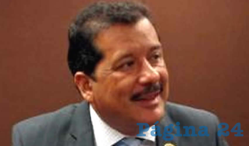 El encargado de la CMIC en Jalisco, Benjamín Cárdenas, señaló que la más grave consecuencia de esta práctica son obras de mala calidad, puesto que para pagar los moches, los constructores tienen que reducir sus costos, de ahí usen materiales de mala calidad que no duran/Foto: Archivo Página 24 