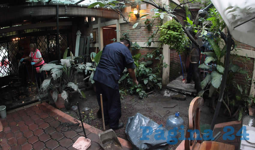No pasaron ni diez minutos de que inició la tormenta del pasado 14 de agosto cuando las viviendas ya estaban inundadas; esto se debió a circunstancias ajenas a la construcción del trazo del tren ligero en esta zona, según el Siteur/Fotos: Cortesía 