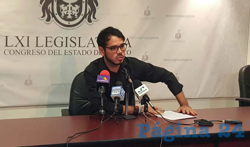 El gobernador Aristóteles Sandoval su secretario de Movilidad están poniendo las cosas difíciles a empresas como Uber, City Drive o Cabify, manifestó el emecista Alejandro Hermosillo, quien dijo no tener interés en defenderlas, “pero sí que los ciudadanos tengan las alternativas de transporte que el estado no les ha podido dar”/Foto: Francisco Tapia