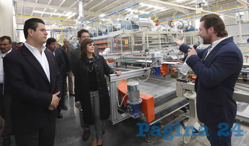 Recorre el Gobernador la nueva planta 3, a invitación de la familia Reimers Campos