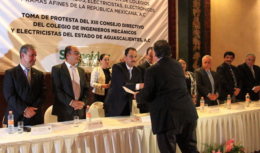El alcalde los exhort&oacute; a trabajar por el fortalecimiento de su gremio en beneficio de los aguascalentenses