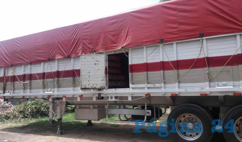 La caja de uno de los dos tractocamiones que hurtó el cuarteto