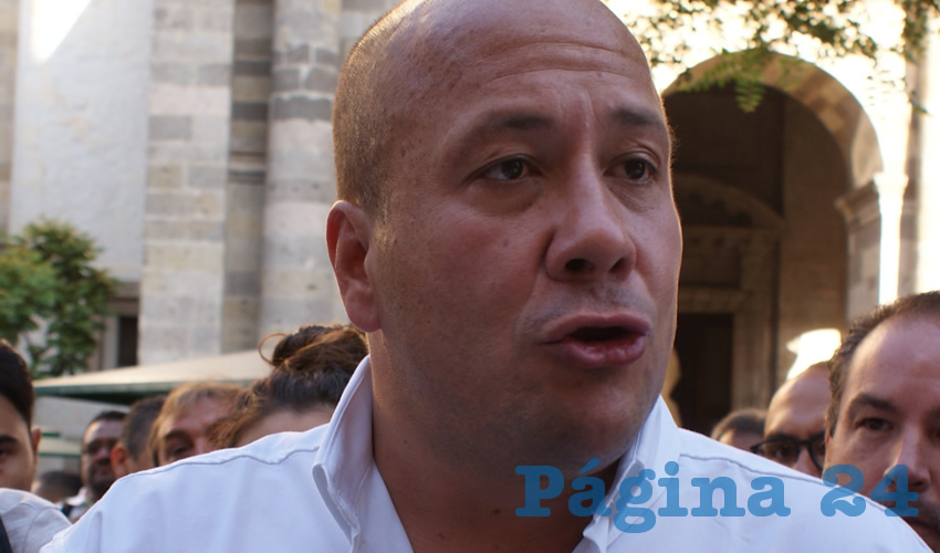 “¿Quién nos dijo a nosotros que era un personaje que estaba bajo investigación, cómo tendríamos nosotros que saber que un personaje así era sujeto a una investigación cuando era una persona que estaba en la calle como si nada?”, cuestionó el alcalde a otros sobre su relación con el empresario vinculado al CJNG/Foto: Archivo Página 24