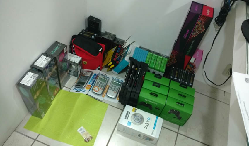 Jugoso botín escondían los pillos en la cajuela de un automóvil