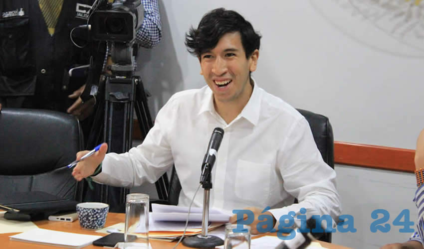 Pedro Kumamoto exigió a las diversas facciones parlamentarias justificar o sostener con argumentos el por qué es que eligieron a Rosas Hernández y Romero Espinosa/Foto: Francisco Tapia