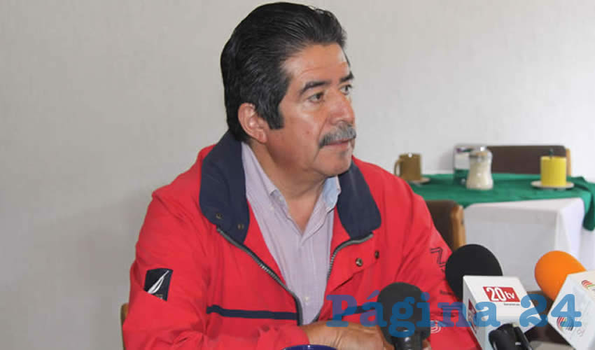 Hugo Ruelas: La forma de operar de esta compañía es a través de la sub contratación de personas que quieran prestar el servicio, los cuales se quedan con 25 por ciento de las utilidades y la empresa con 75, -agregó- que de ese 25 por ciento, tiene que pagar el mantenimiento del vehículo y pagar su propio seguro