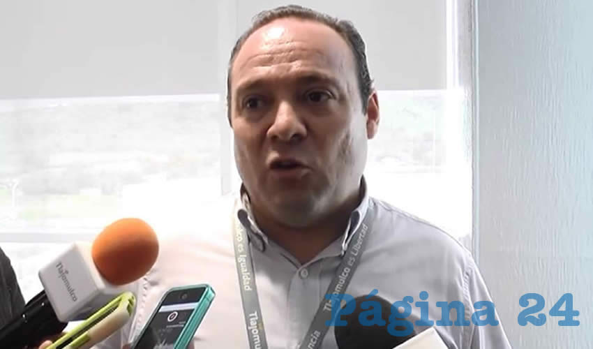 Según Alberto Uribe Camacho, para no golpear el bolsillo de sus gobernados, se pretende cobrar a quienes deben el predial o el servicio de agua, pues las cuentas pendientes ascienden a cientos de miles de personas, generando un déficit para el ayuntamiento/Foto: Francisco Andalón López