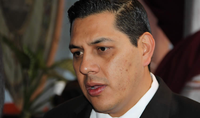 El alcalde Francisco Javier Luévano Núñez se hace el desentendido para resolver el problema social que representa el giro rojo en el que está convertido el prostíbulo Punto y Coma