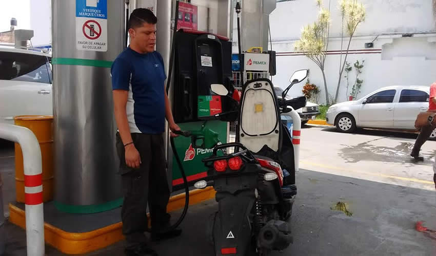 Aunque sólo sean unos “centavitos”, a la larga el incremento repercute directamente en el bolsillo de los usuarios del auto, e indirectamente en el resto de la población, por el aumento generalizado en el precio de bienes y servicios/Foto: Francisco Tapia 