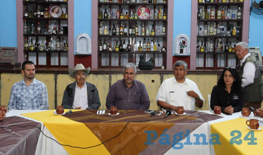 Rueda de prensa de organizaciones campesinas (Foto: Eddylberto Luévano Santillán)