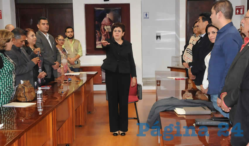Pasadas las 21 horas se registró la votación a puerta cerrada, en donde 19 diputados votaron a favor de Marta Elena Berumen Navarro, dos por Angélica Enríquez Salazar y Alejandra Collazo Chávez se quedó sin ningún voto (Foto: Merari Martínez Castro)