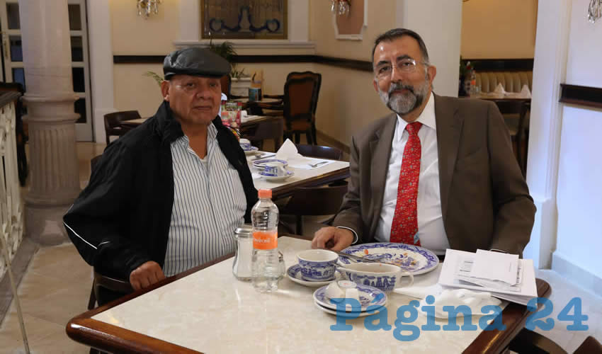 En Sanborns Francia platicaron Arturo Ibarra Susan, presidente de la Organizaci&oacute;n Interdiciplinaria por Aguascalientes AC y Eduardo Mart&iacute;n J&aacute;uregui, titular de la Comisi&oacute;n Estatal de los Derechos Humanos