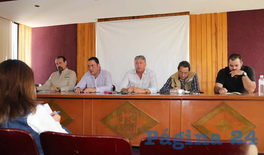 Rueda de prensa de la Asociaci&oacute;n Ganadera Local de Productores de Leche (Foto: Eddylberto Lu&eacute;vano Santill&aacute;n)