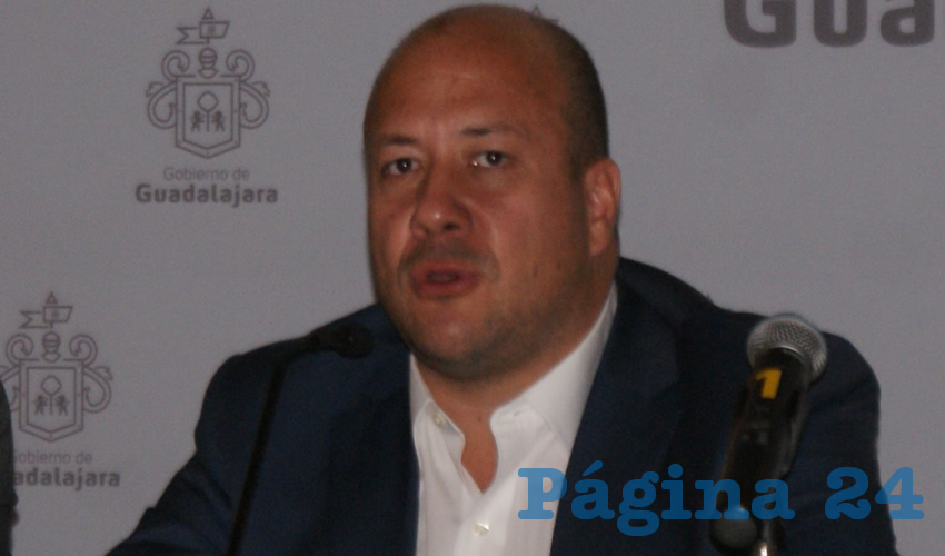 Aunque no se mostró en contra del aumento en la tarifa, el alcalde Enrique Alfaro señaló que el problema recae en la calidad del transporte público; criticó que el gobernador de Jalisco no ha asumido su responsabilidad para garantizar un servicio decente a la ciudadanía; y sólo cuando se cumpla esto se podrá hablar de aumento/Foto: Francisco Tapia 