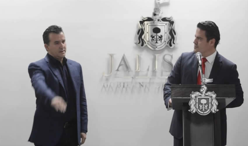 Con la salida de Roberto Dávalos se descarta la posibilidad de que éste sea llamado a cuentas por las corruptelas al interior de la SIOP; el puesto fue entregado a Nezahualcóyotl Ornelas, figura cercana al gobernador, a quien éste pidió “transparencia” en la secretaría/Foto: Francisco Tapia 