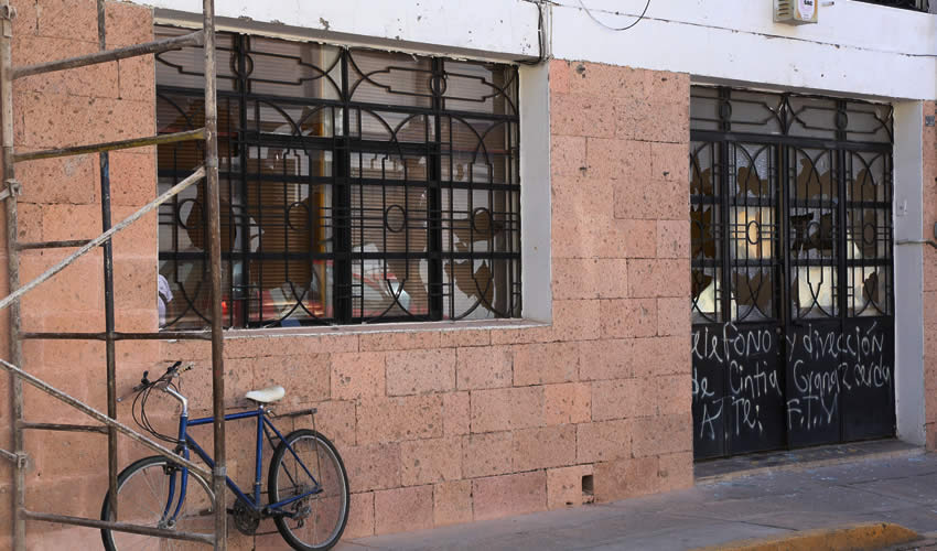 Destrozos en las oficinas del PRD (Foto: Eddylberto Luévano Santillán)