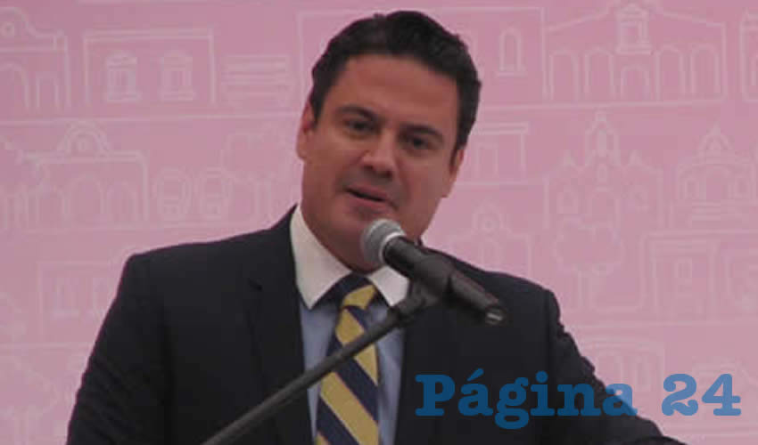 “Voy a actuar en consecuencia con los responsables del control de la seguridad de este edificio, de edificios públicos donde no podemos advertir que cualquier loco pueda llegar, ingresar y agredir a personas inocentes”, dijo el gobernador tras manifestar su indignación por el hecho/Foto: Francisco Andalón López 