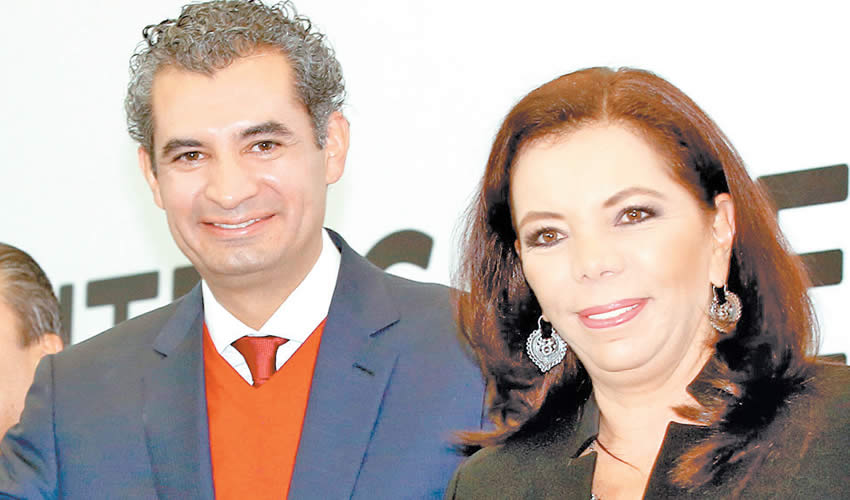 Ciudad de M&eacute;xico.- Enrique Ochoa y Carolina Monroy (Foto: Edgardo Abundis/ Agencia Reforma)