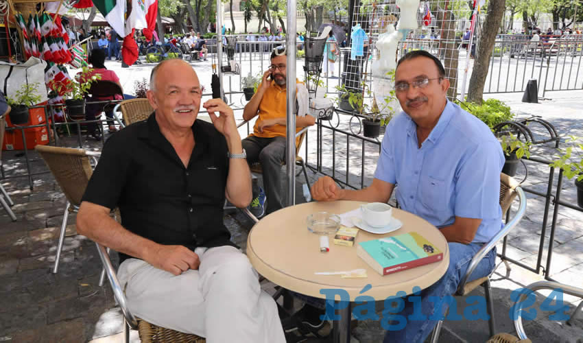 Julio Garc&iacute;a Rojas, empresario, y Joel Garc&iacute;a Rojas, catedr&aacute;tico de la UAA, departieron en Caf&eacute; Catedral