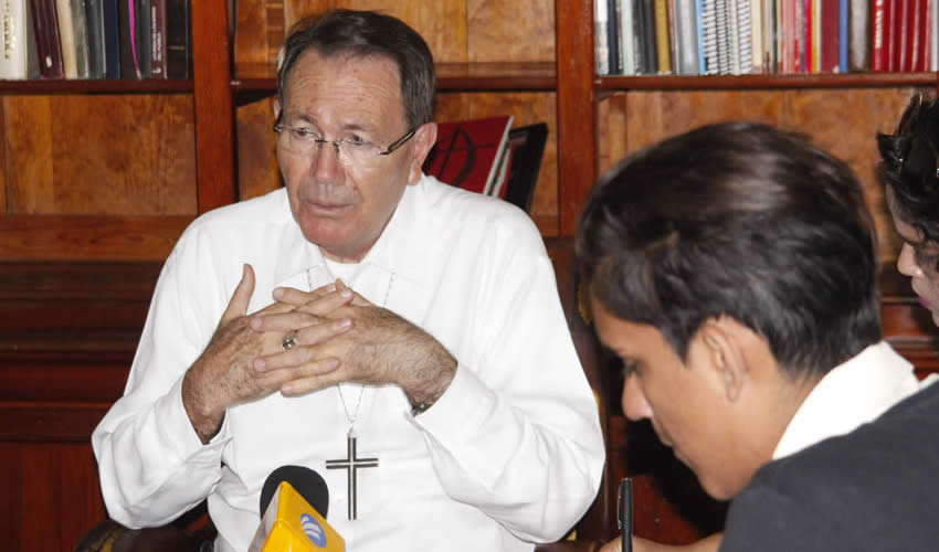 Narcomantas, mensajes de inseguridad que no se pueden ocultar: Obispo Sigifredo Noriega (Foto Rocío Castro Alvarado)